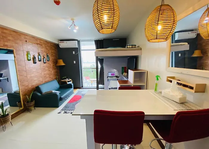 Spacious W/ Pool, Free Highspeed Wifi And Near Mactan Airport Apartment *